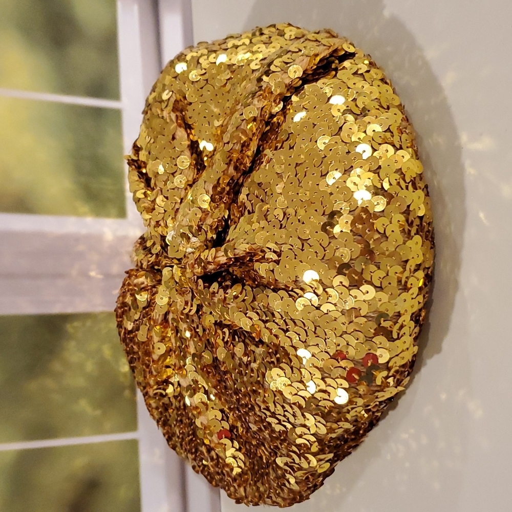 Gold sequin tam beret elastic stretchy fit OSFM NWOT sparkle shimmer party - Picture 3 of 5